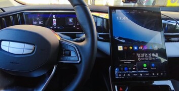 Установка голосового, навигации и приложений на Geely Atlas New в Сибай